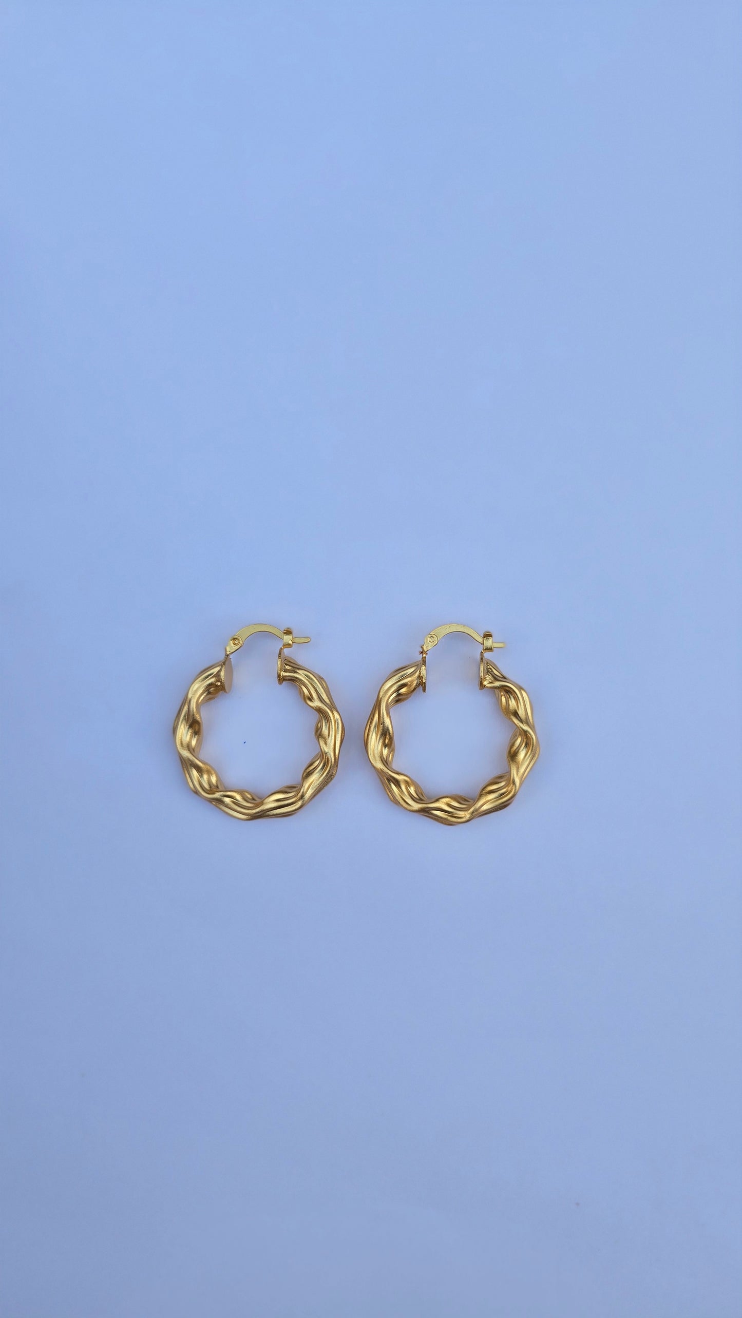 Classy wire hoop earrings
