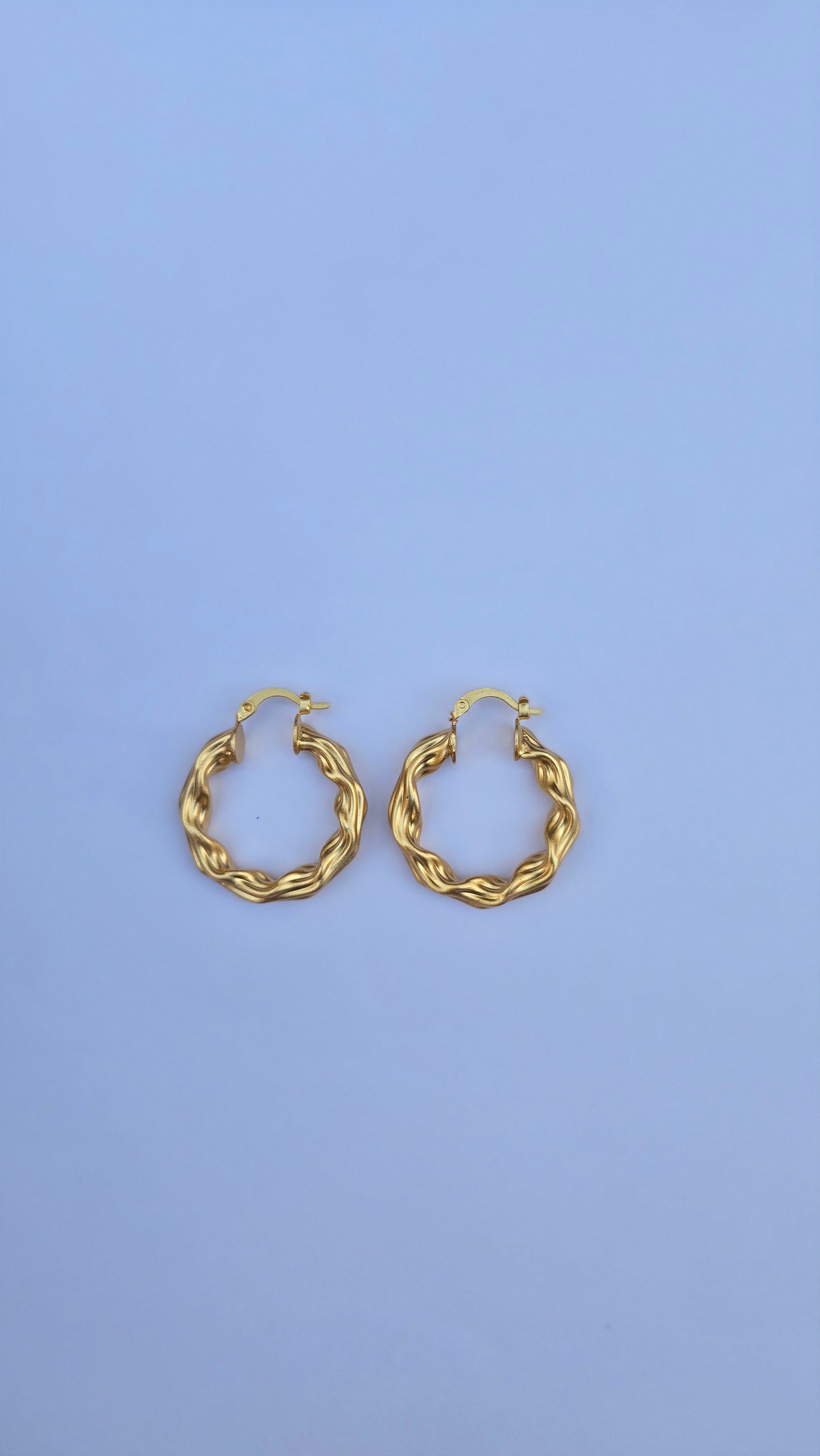 Classy wire hoop earrings